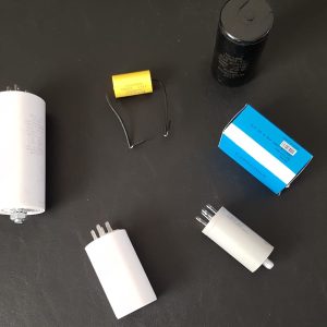 Capacitores
